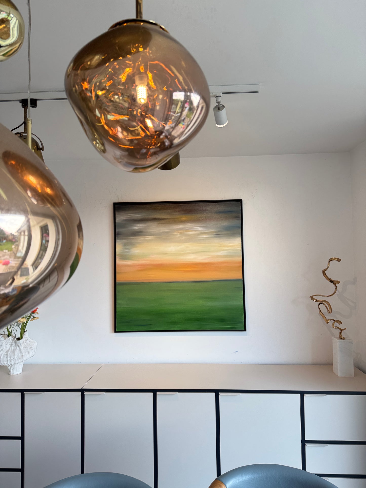 The horizon blurred into gold - Katharina Husslein