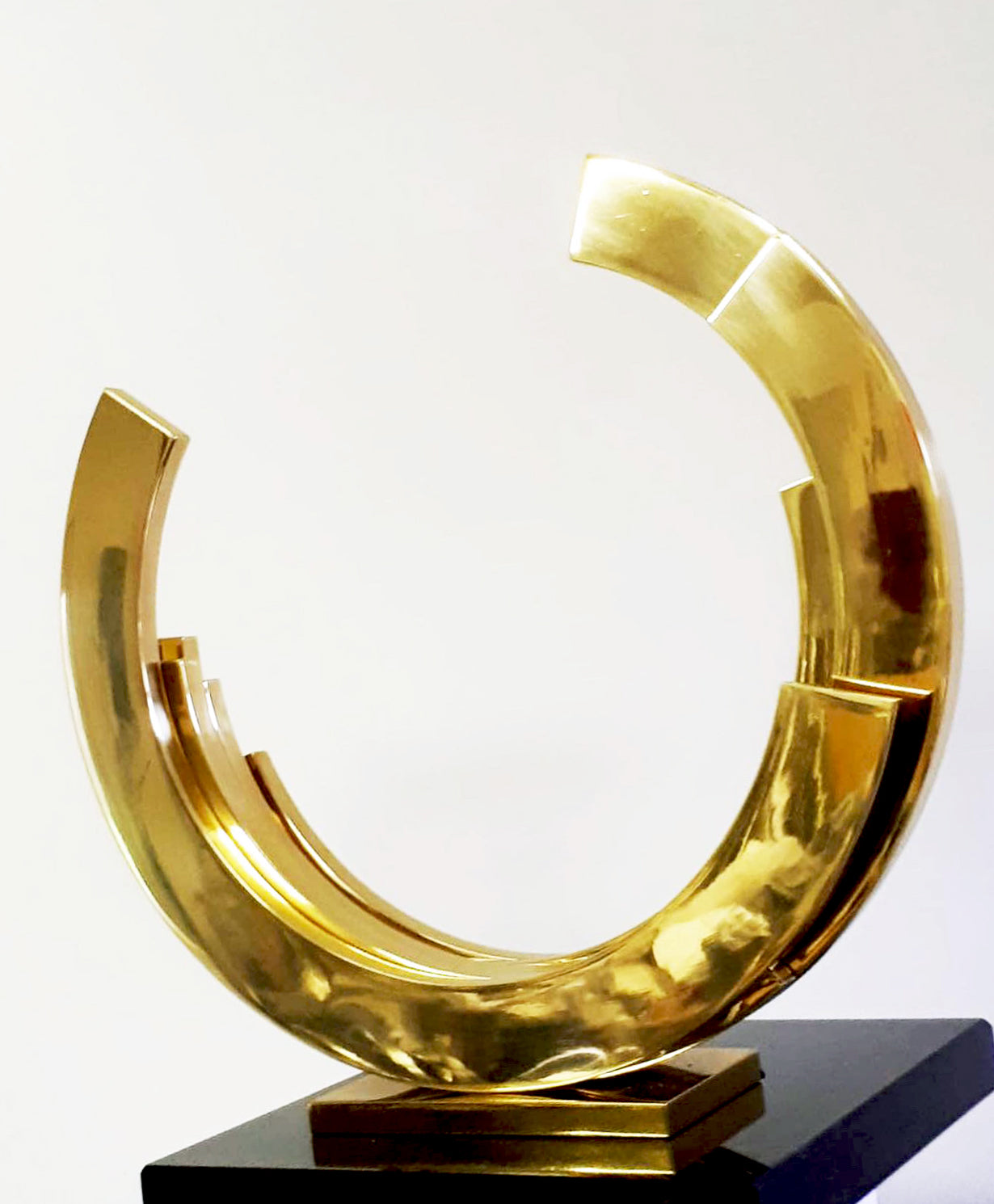 Kuno Vollet - Large Golden Sphere