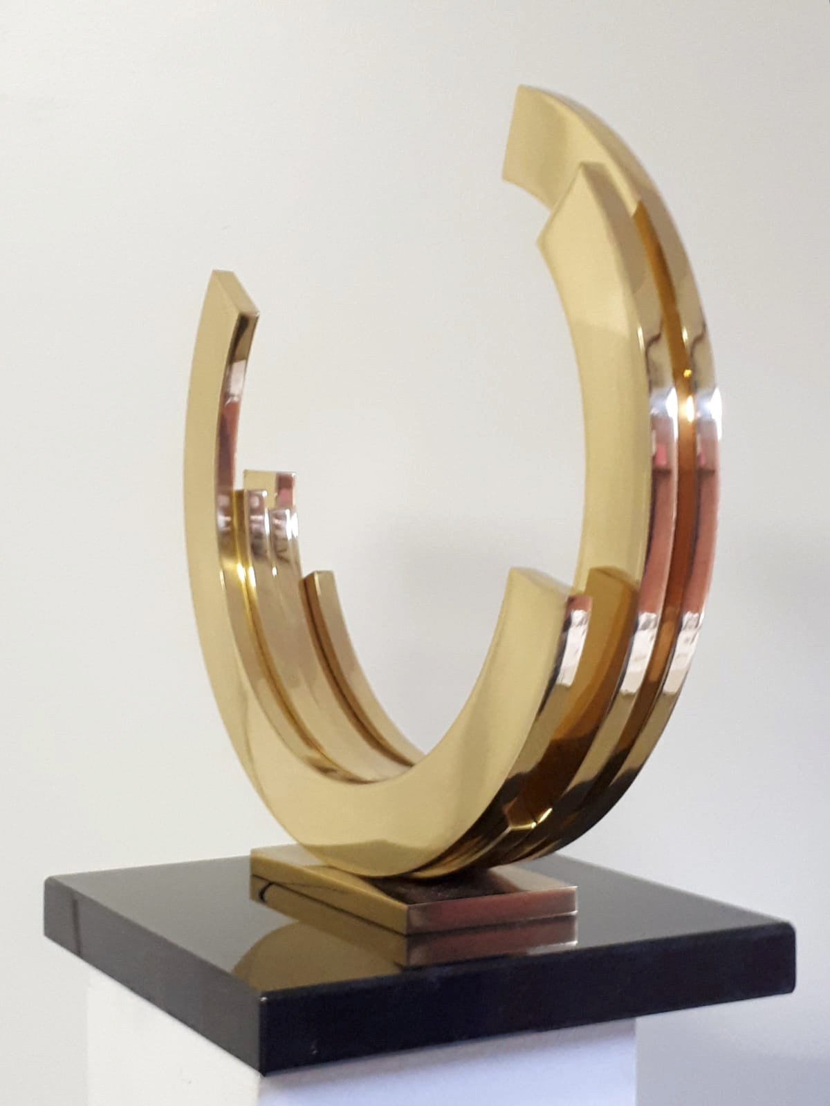 Kuno Vollet - Large Golden Sphere