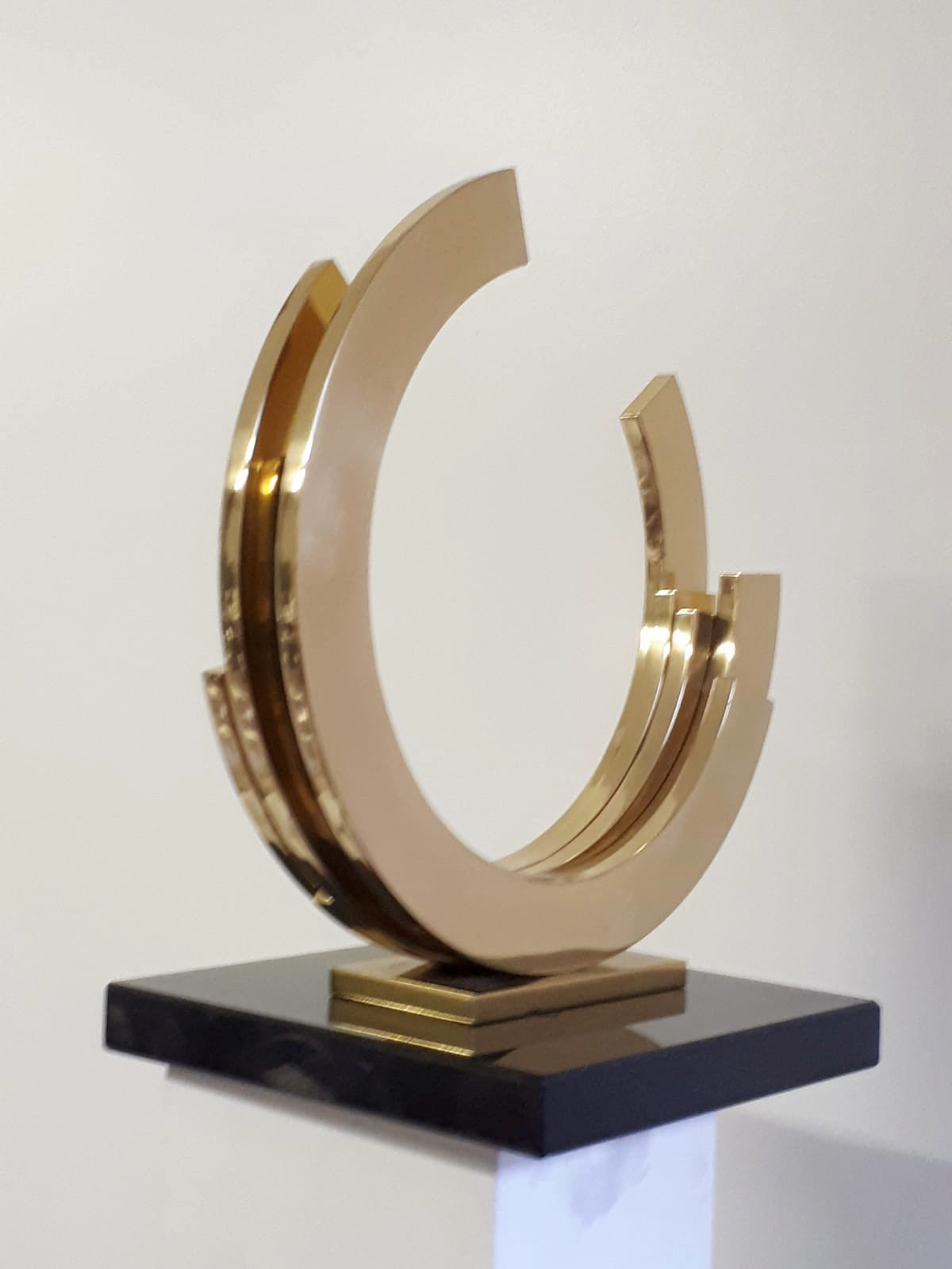 Kuno Vollet - Large Golden Sphere