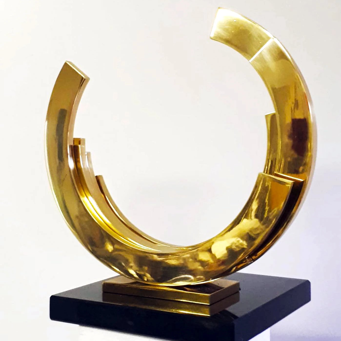 Kuno Vollet - Large Golden Sphere